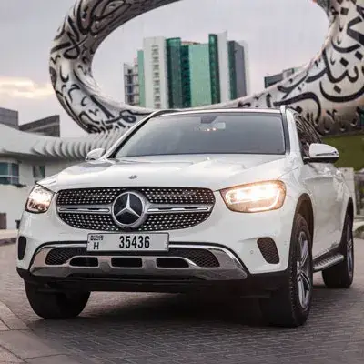 Dubai'de Kiralık Mercedes GLC 300 Beyaz