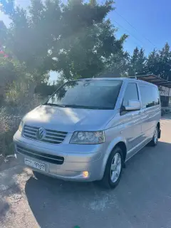 Şam'da 2007 model gümüş Volkswagen Multivan kiralayın